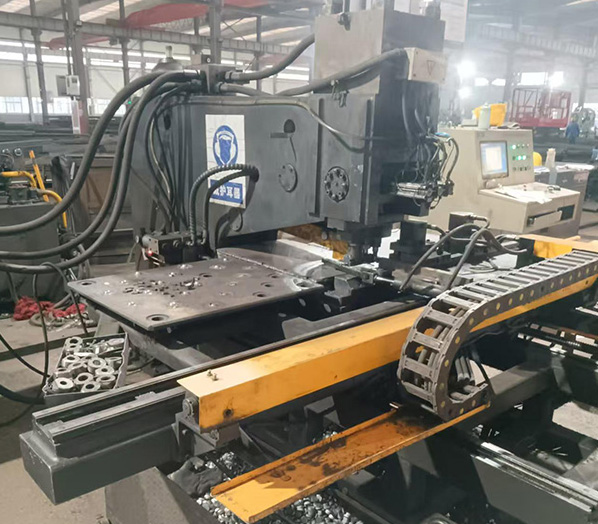 數(shù)控液壓沖孔機(jī) 數(shù)控液壓沖孔機(jī)